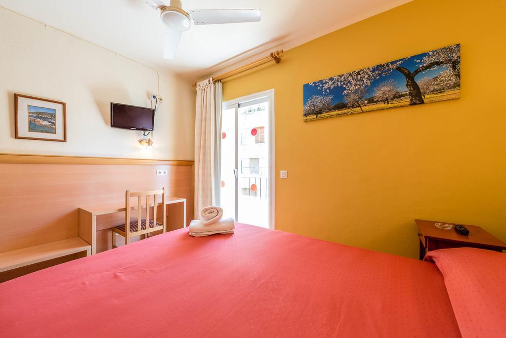 איביזה העיר Hostal Residencia Europa Punico מראה חיצוני תמונה