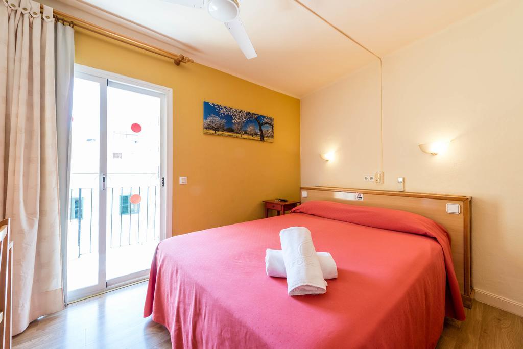 איביזה העיר Hostal Residencia Europa Punico מראה חיצוני תמונה