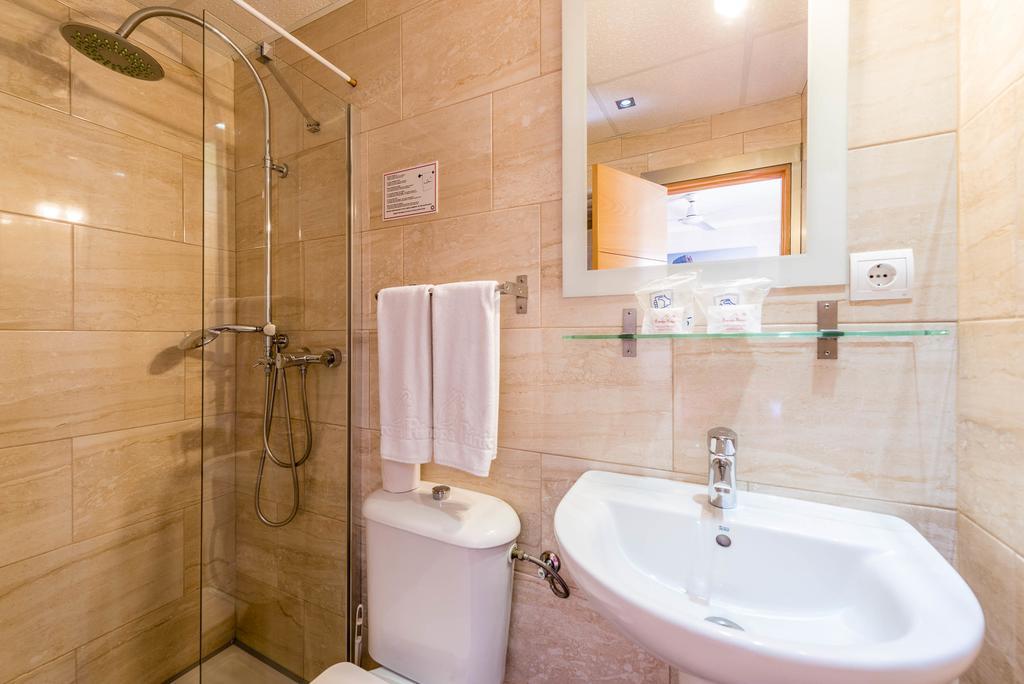 איביזה העיר Hostal Residencia Europa Punico מראה חיצוני תמונה