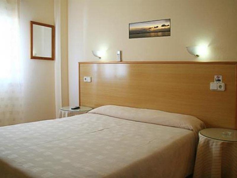 איביזה העיר Hostal Residencia Europa Punico מראה חיצוני תמונה