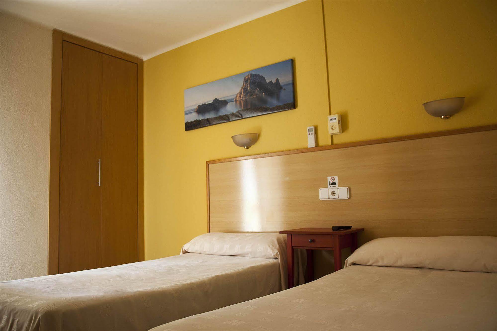 איביזה העיר Hostal Residencia Europa Punico מראה חיצוני תמונה