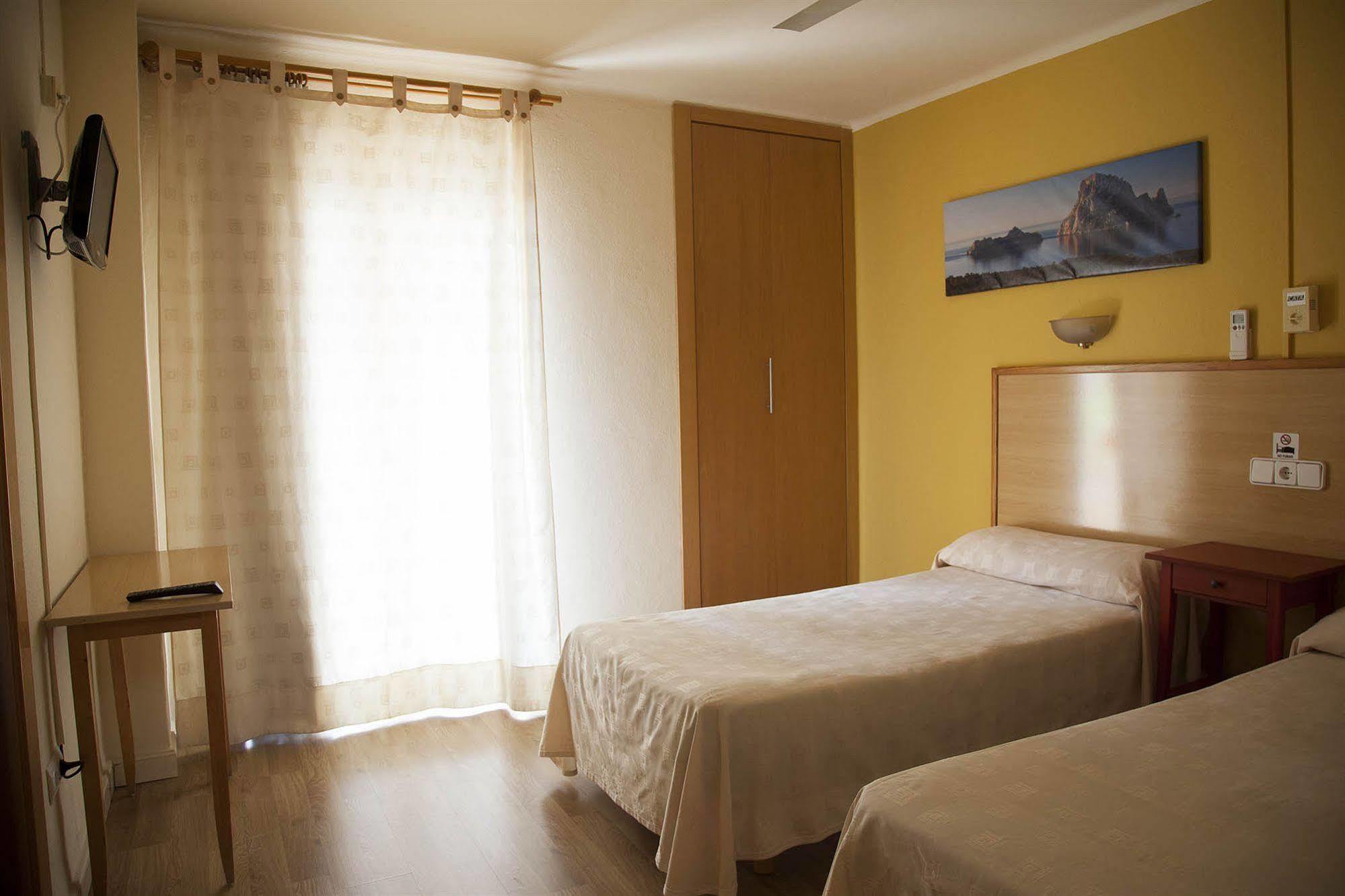 איביזה העיר Hostal Residencia Europa Punico מראה חיצוני תמונה
