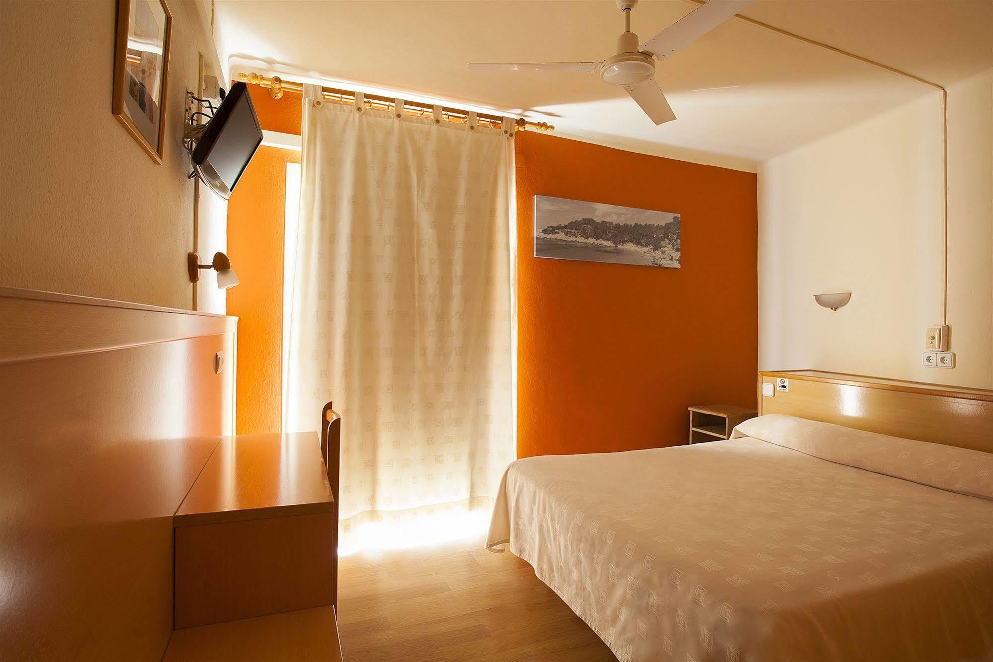 איביזה העיר Hostal Residencia Europa Punico מראה חיצוני תמונה