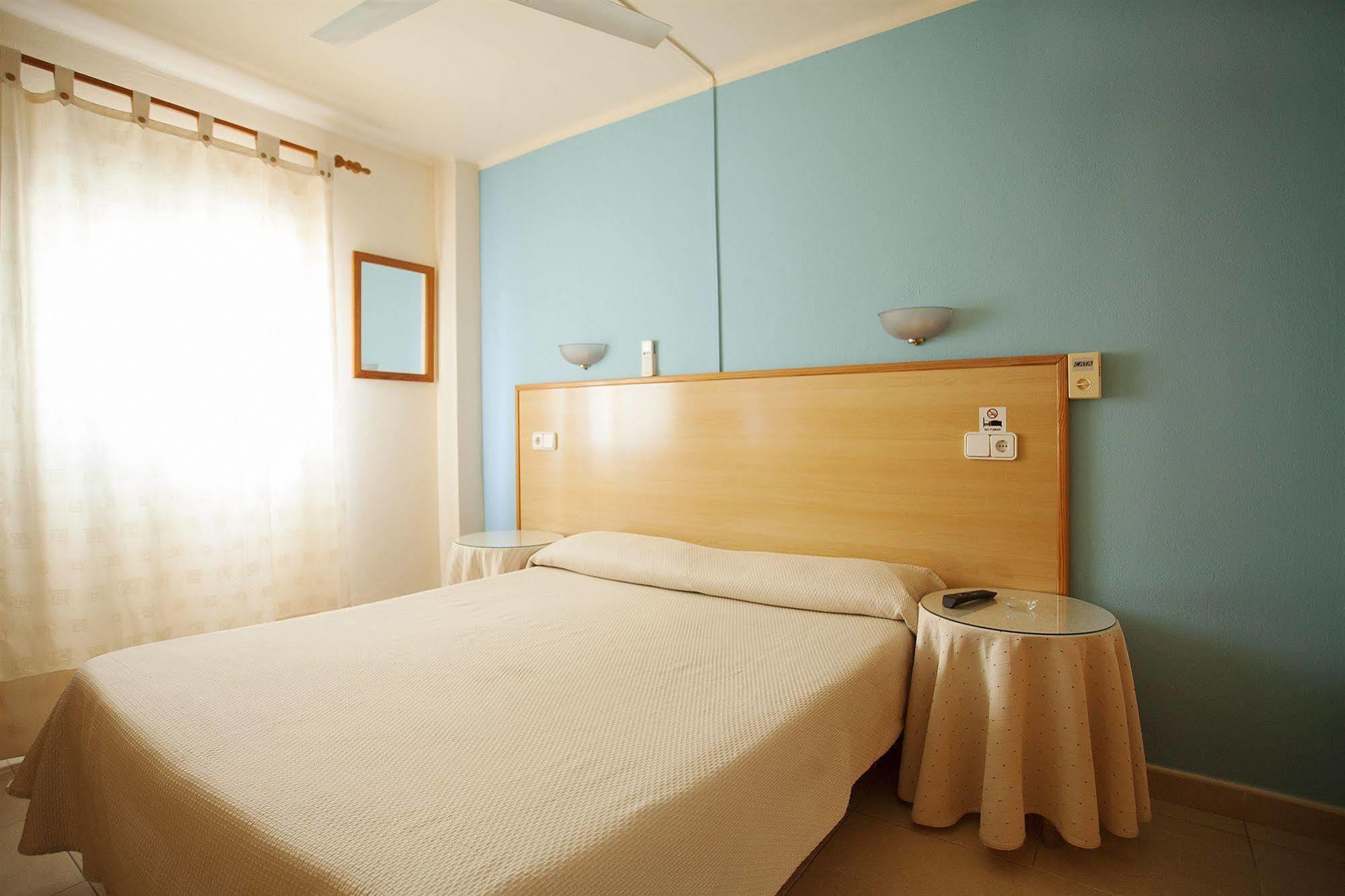 איביזה העיר Hostal Residencia Europa Punico מראה חיצוני תמונה